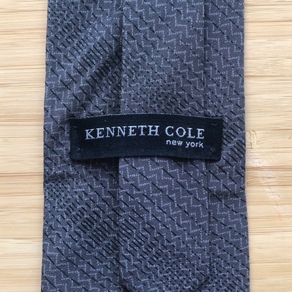 Kenneth Cole Silk Tie In Dark Gray - Picture 1 of 6
